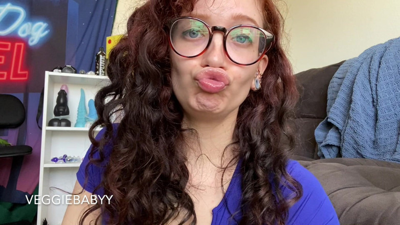 Veggiebabyy: Seducing You with My Big Pouty Lips