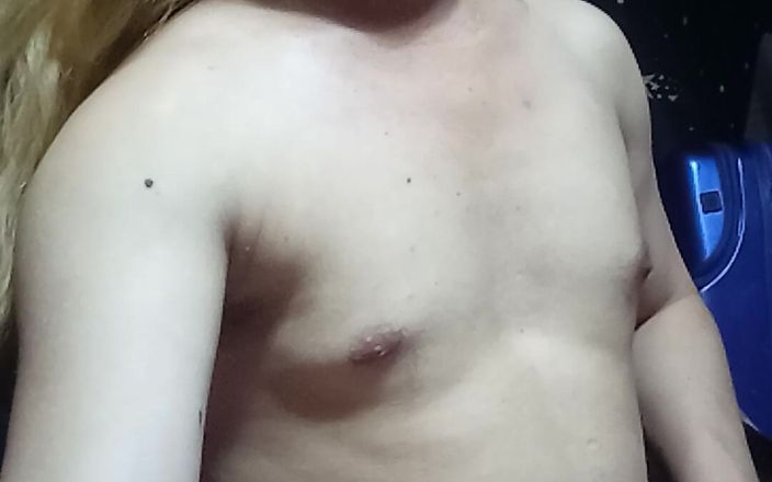 Reynaldo6: 女王真的应该向爸爸炫耀。
