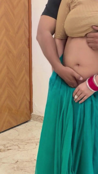 Mon devar pervers m’a attrapée et baisée par derrière
