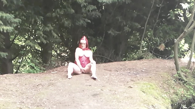 Kylie Britain Adventures: Tres son una multitud