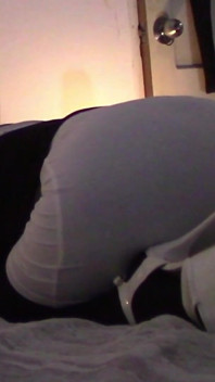 MILF with a Gorgeous Ass Gives a Blowjob and Swallows Cum