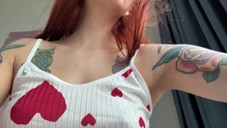 TattoedGirl666: वाह, क्या आपने देखा है कि उसकी कांख कितनी कोमल और मीठी है?