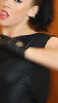 Kiki devine - penari striptis seksi