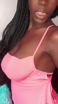 Sexy Kenyan Babe Twerking in a Pink Dress Just for You!