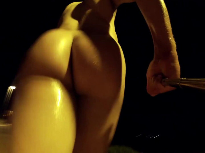 Cool Body: Užíval jsem si nahotu na periferii, musel jsem utéct před...