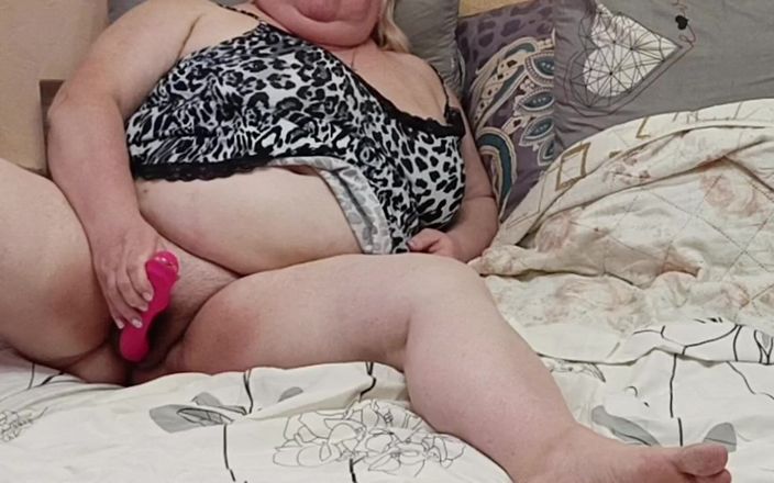 Zona901: Macecha vyzkoušela novou sexuální hračku na její kundičce