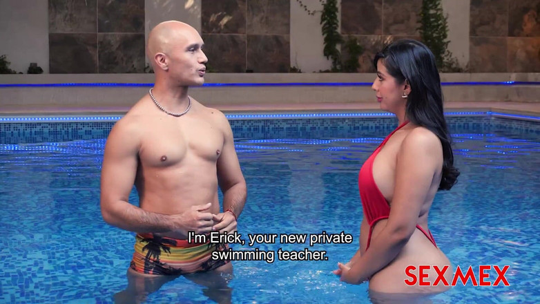 SexMex: Máy bay bà già bị đụ trong hồ bơi. Lina Henao