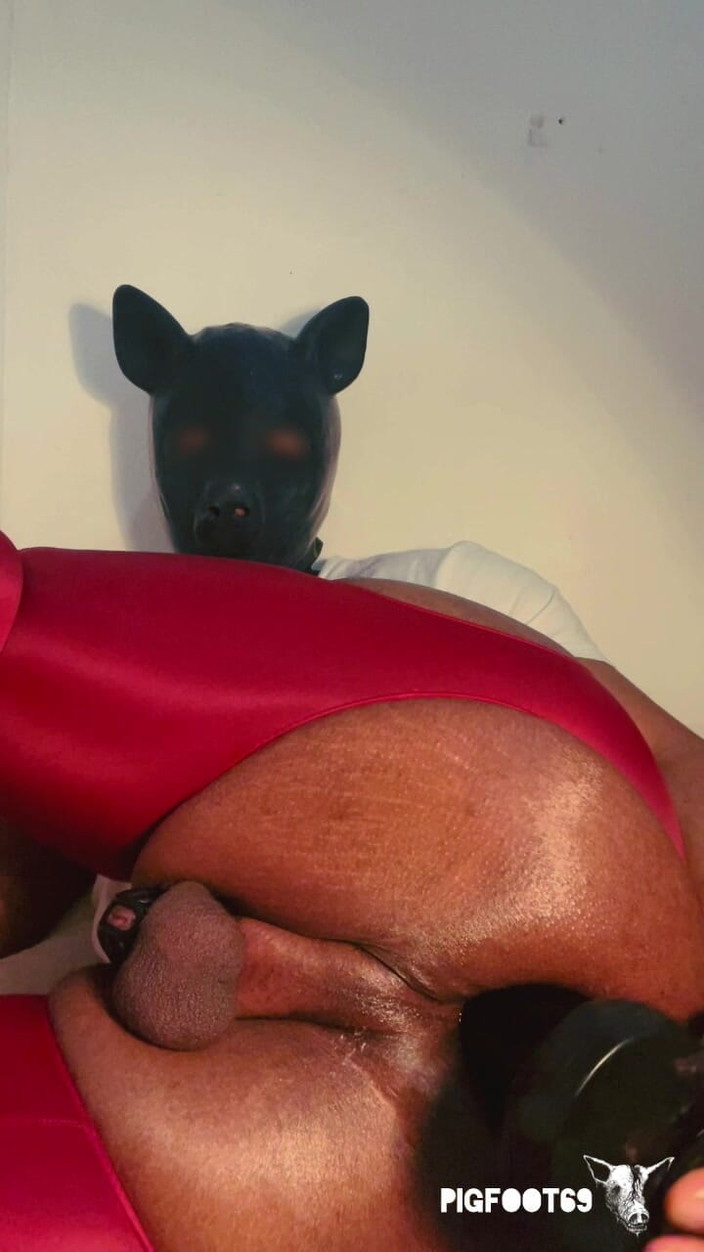 Xana_cd: कृपया मेरी गांड में पट्टा के साथ एक बहुत मोटा लंड डालें और मुझे इस स्थिति को पकड़ने के दौरान बहुत कोड़े मारें।