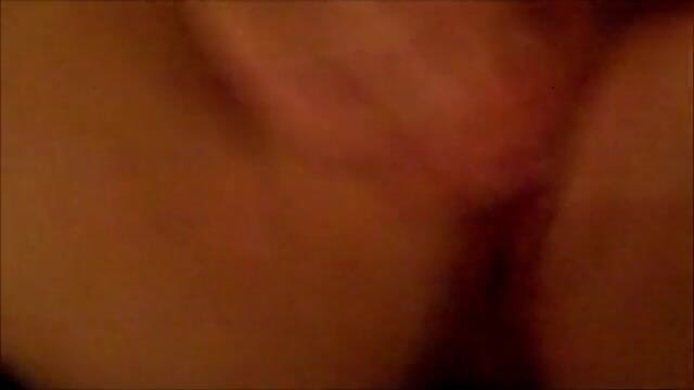 Assbody: O peituda branca grande