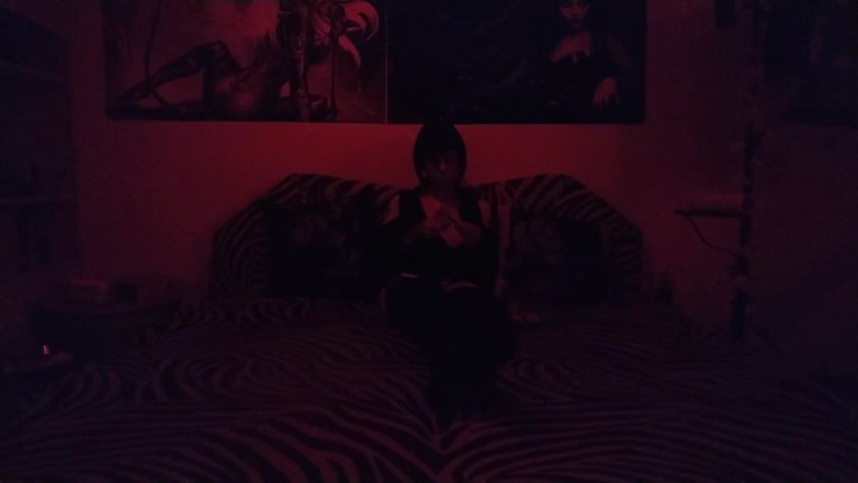 Beth Kinky: Goth pyromaniac 01