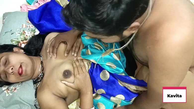 Kavita _zawazawi: Indiana fode real caseiro com Tatya em saree, lambendo bunda,...