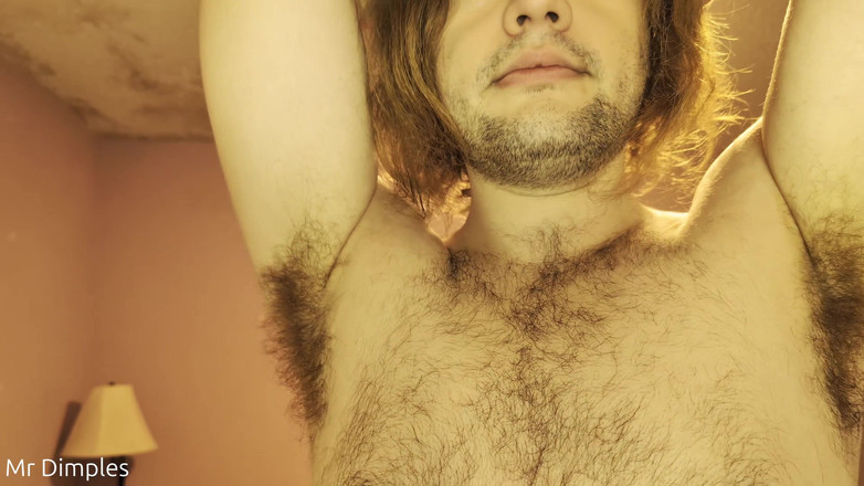 Mr Dimples: Я демонструю свої пахви після тренування!