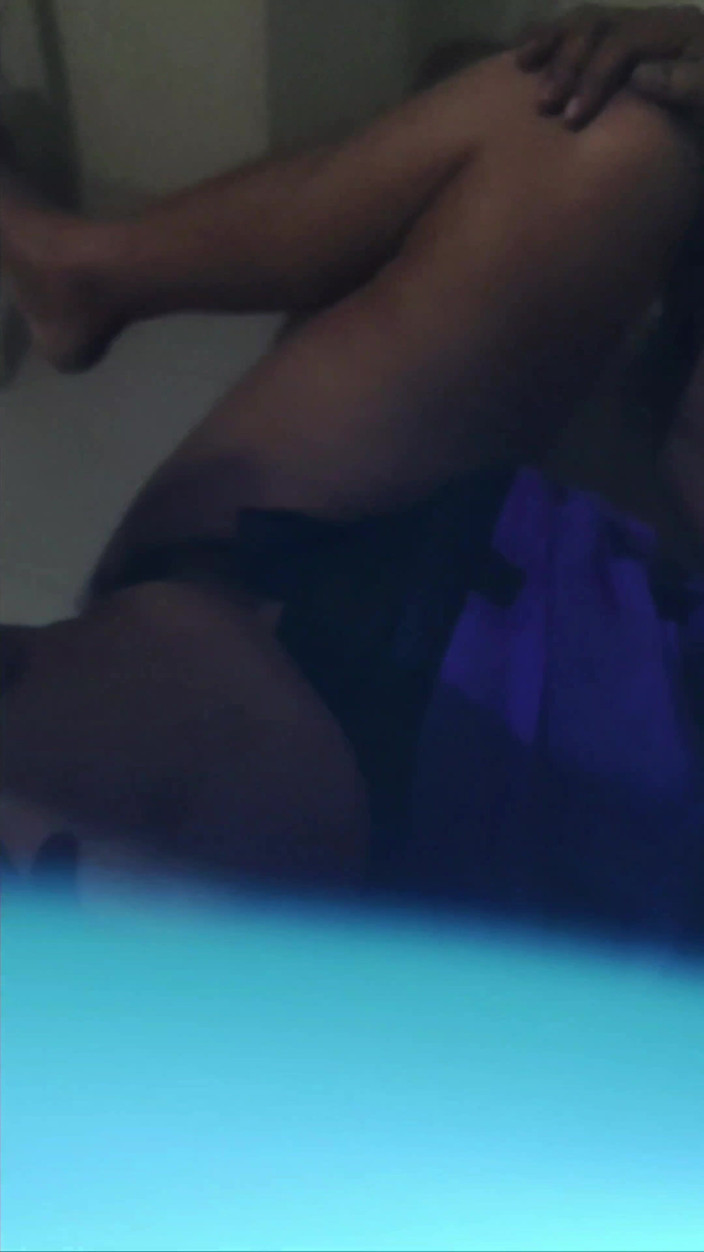 Porn films: Une belle-mère baise avec un fournisseur de nourriture