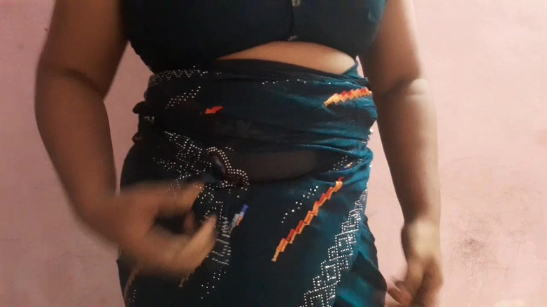 nagmanaeem: Nach dem Einkaufen für Navratri, Tante mädchen hinterließ den schatten...