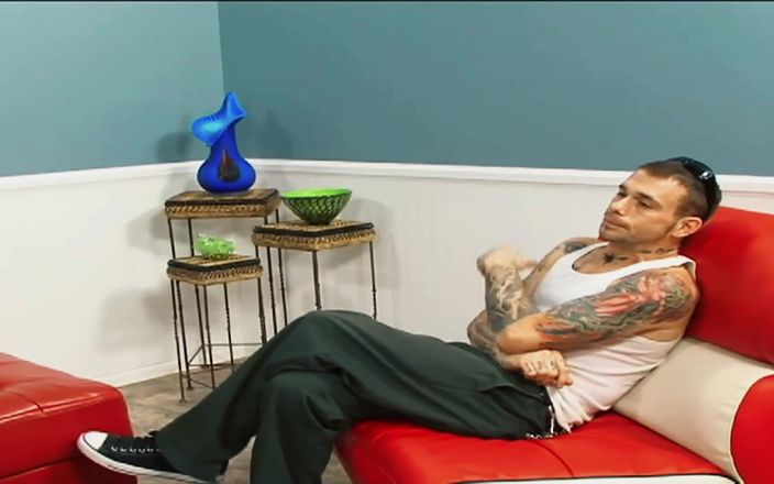 FapFlare: Sarah Jessie podvádí svého manžela a jezdí na péru jiného...