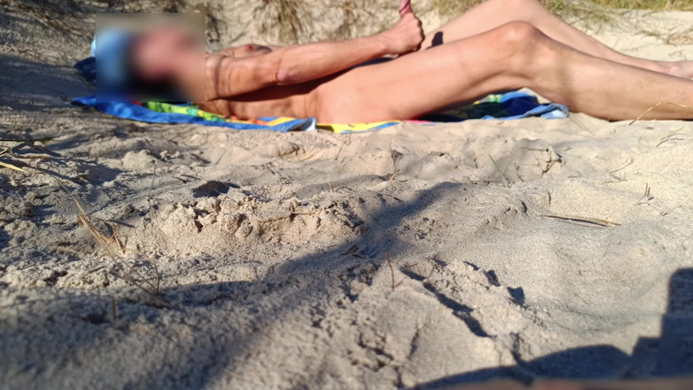 Ole63: Masturbasi di pantai