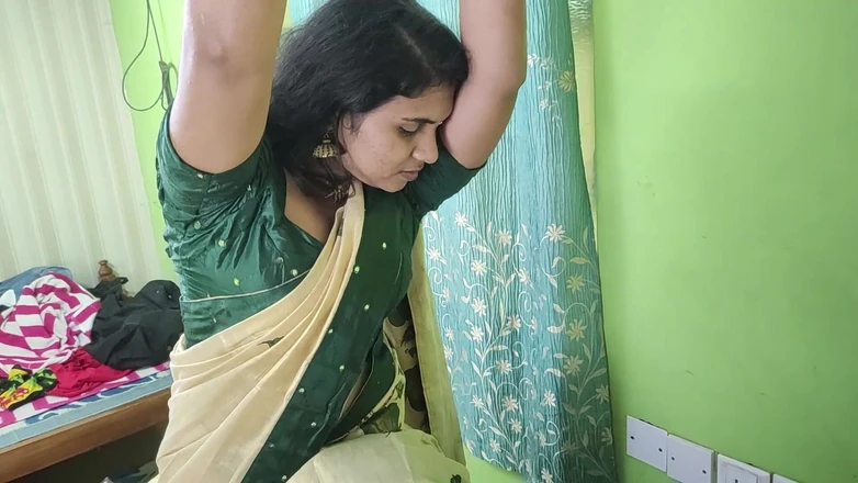 Vaigavarun45: Kerala Half Saree BDSM Hand an der decke gefesselt und...