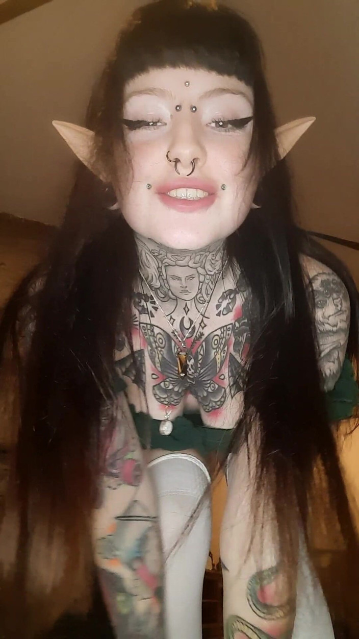 Yourfavecumslut: La Gigantessa si sgonfica e ti ingoia! Termina con l'orgasmo