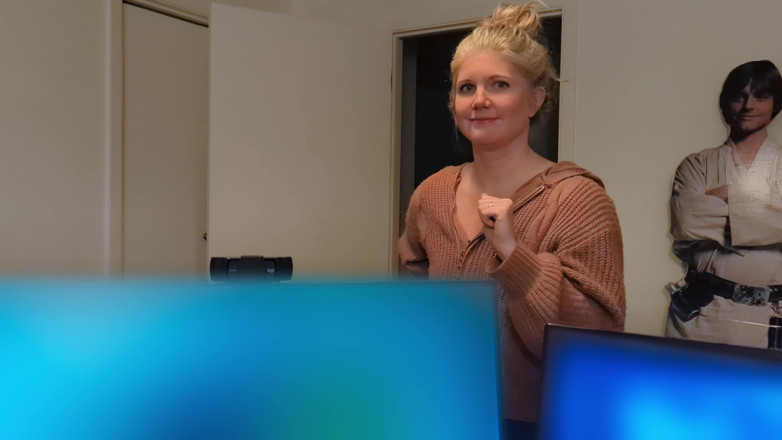 Housewife ginger productions: Stepmom Needs a Good Fuck