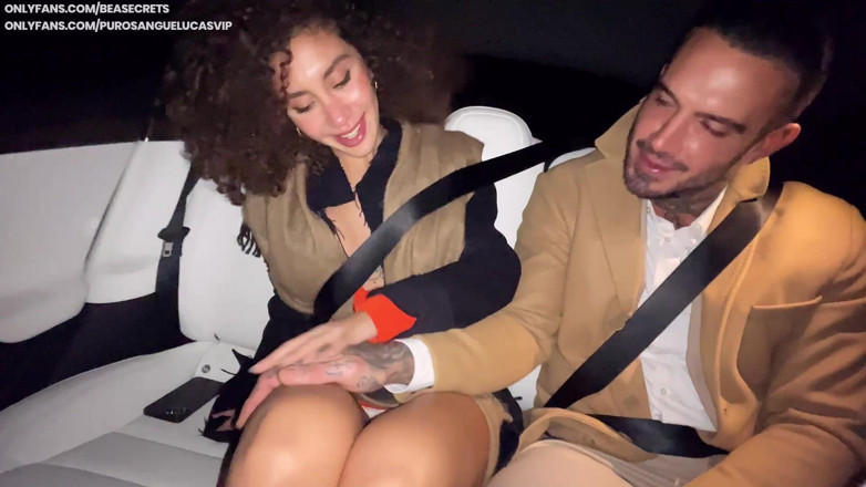Lucas Peracchi: Kongkek selepas makan malam. Curly Hair Beauty dengan pantat yang...