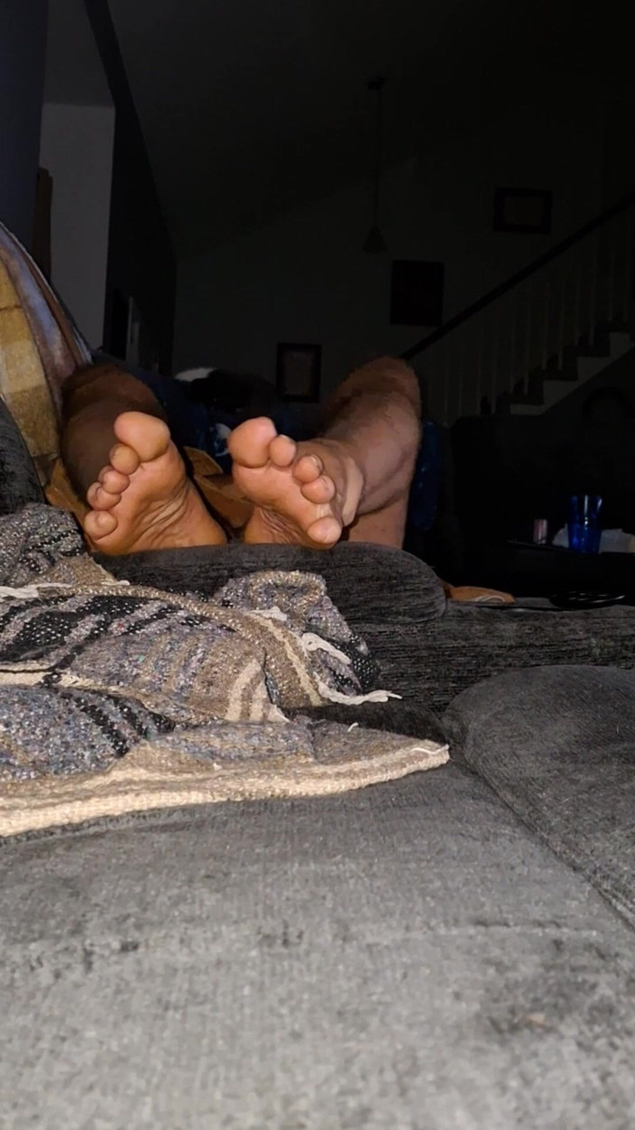 Midsouth Foot Fetish: Islak tabanlarımı gösteriyorum