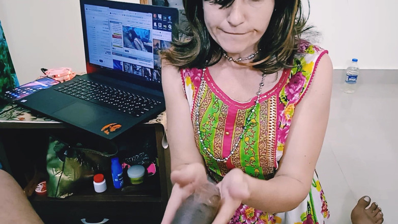 Bolly Karma: Milf adquiere un nuevo amante