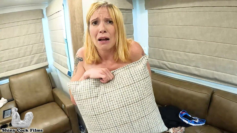 Jane Cane: Enteado pega madrasta vendendo os segredos do padrasto