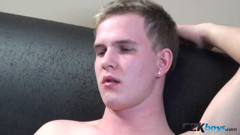 C2K Boys: Martin strippt langsam und zeigt uns, wie er gerne solo...