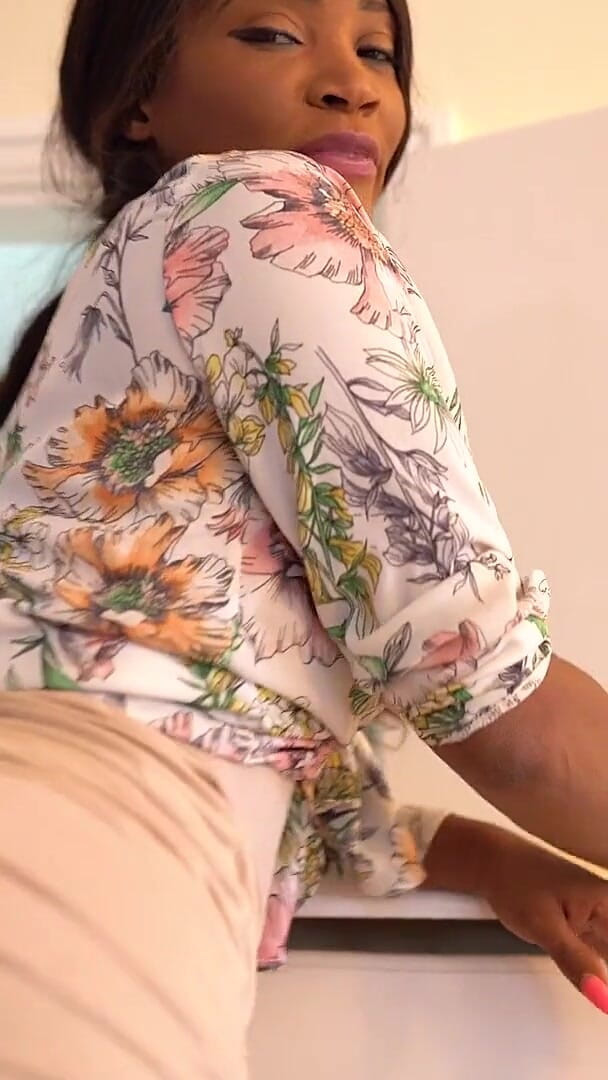 SkirtJerk: Kiki Minaj - Horny Step Sister