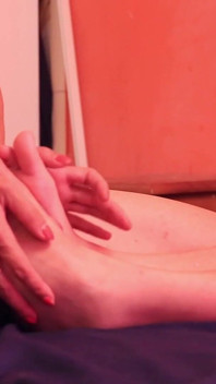 Juego De Pasos Sensual Con Mi Amiga - Momento Íntimo Y Cómplice