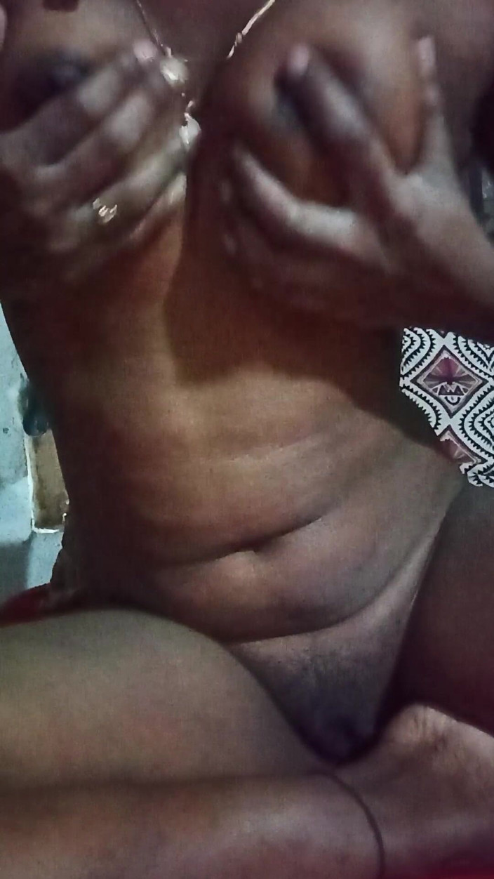 Liniqueen12: Тамільська сексуальна дівчина з голосом