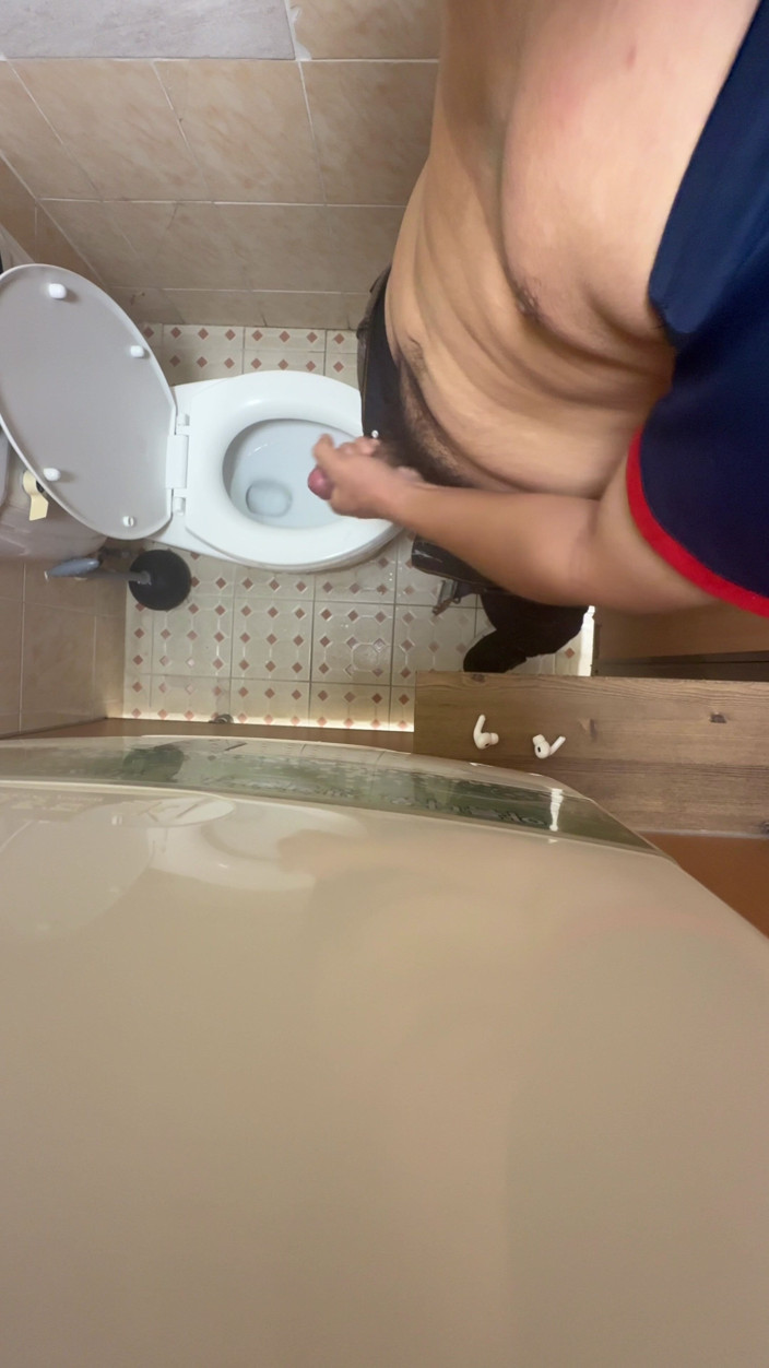 Milky Tata: Knubbig tonåring runkar av