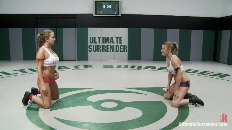 Ultimate surrender by Kink: トリナ・"パッション"・マイケルズ(0-0)対ジェシー・"ザ・チアリーダー"・コックス(0-0)