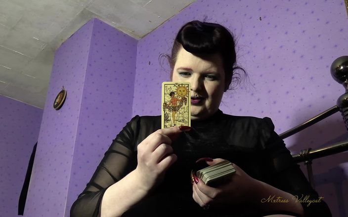 Mxtress Valleycat: Trova la infradito della carta