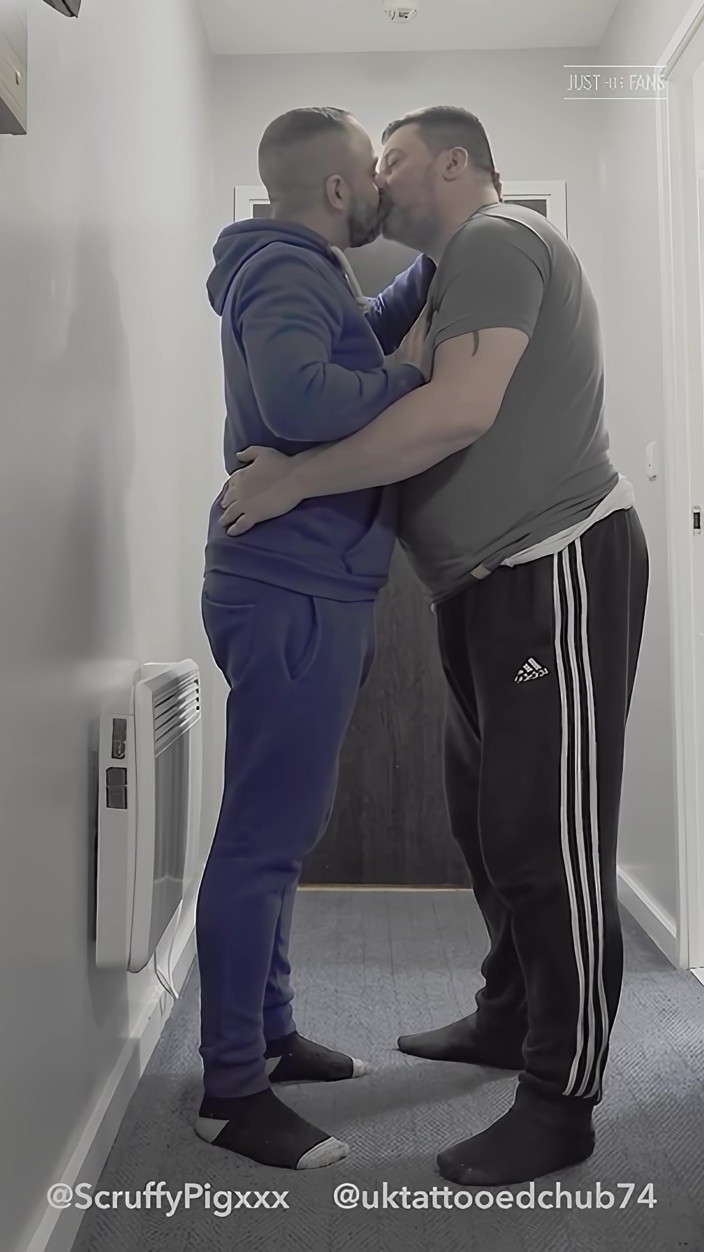 uktattooedchub74: Se déshabiller, épisode 6