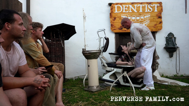 Perverse Family: Perverzní rodina 50.6 Sezóna 4: Perverzní dentální hygiena