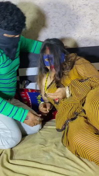 Tamil yenge kocası patronuyla zevki terfiye davet ediyor büyük götlü sert sikiş threesom Hintçe ve tamil ses