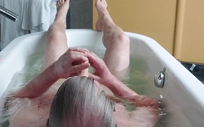 Slickhair69: お風呂の新ひも2