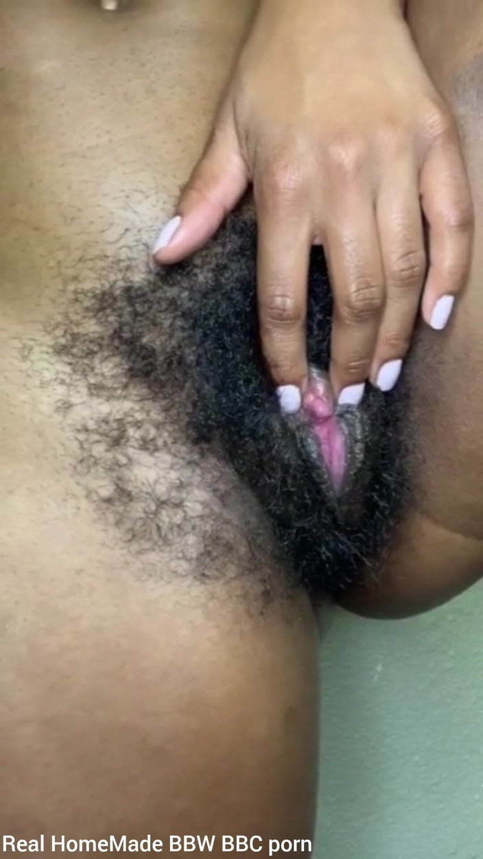 Super sexy ebony cuties: Kıllı amcığımı vibratörle ovuyor