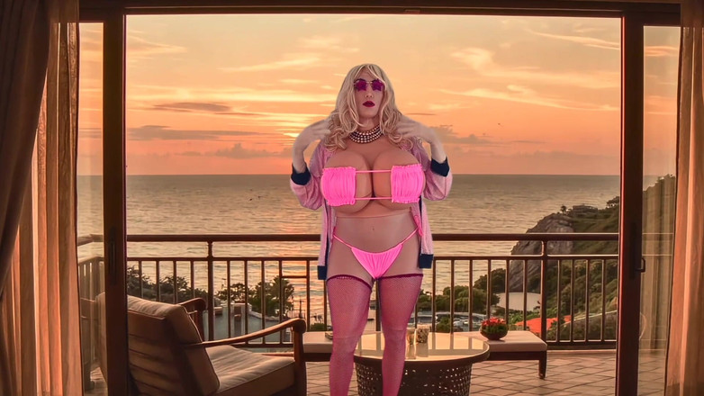 Juggsy: Beach Resort Sissy Adulteress