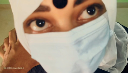 Banglasexycouple: Podvádím svou přítelkyni se svou nevlastní sestrou s velkými kozami