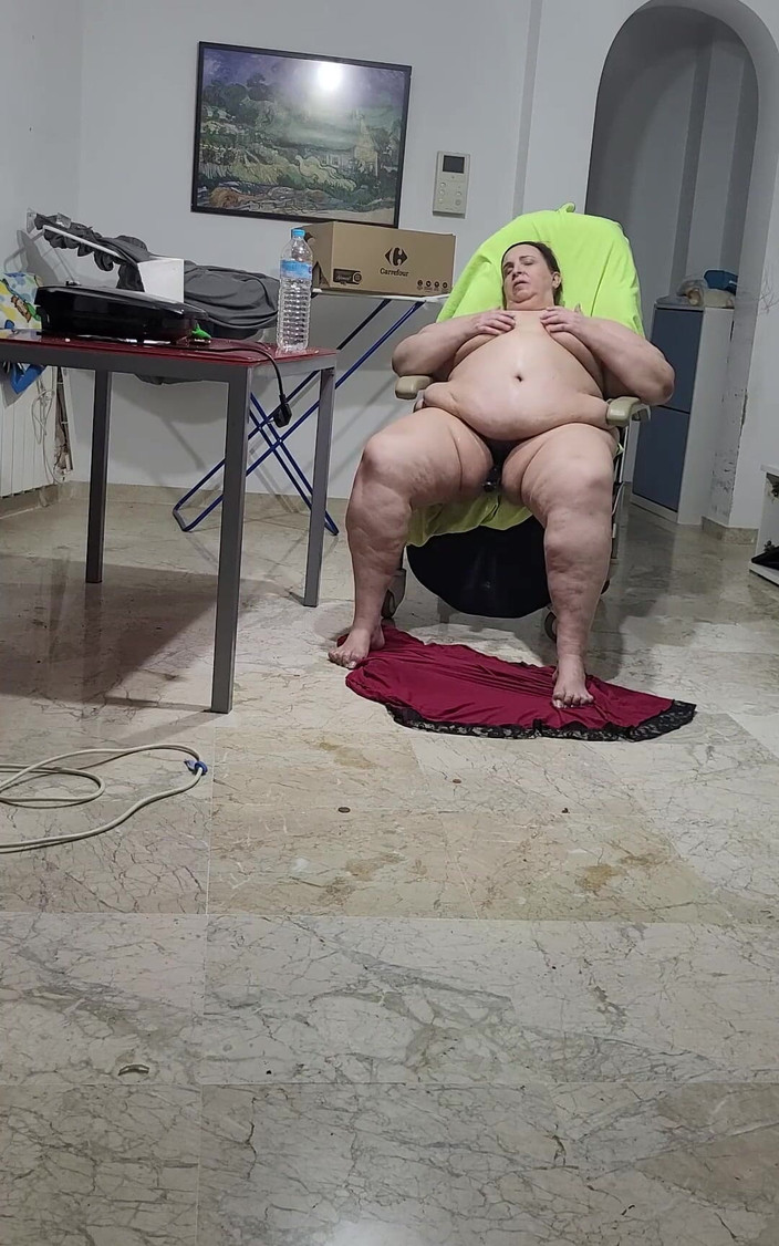 CoolMarina: クールマリーナ。ねえ。。。私と性交したいですか?