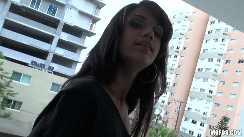 Latina Sex Tapes: Латиноамериканські секс-плівки - мініатюрна Сайрус, мінет і к, прокралася на балкон для дикого трахання після роботи