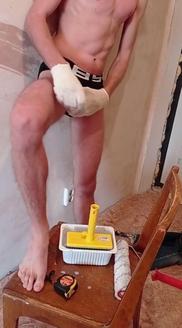Dick Boys Studio: İnşaatçı mola sırasında mastürbasyon yapıyor