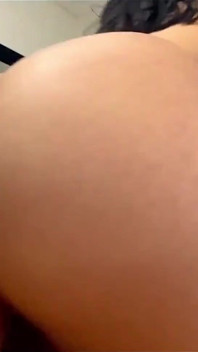 Latina mit einem perfekten arsch lässt mich in weniger als fünf minuten kommen - Tara Rico