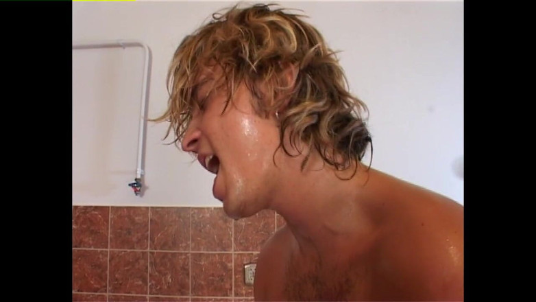 Heatwave Porn: 내 새엄마는 창녀야, 24부