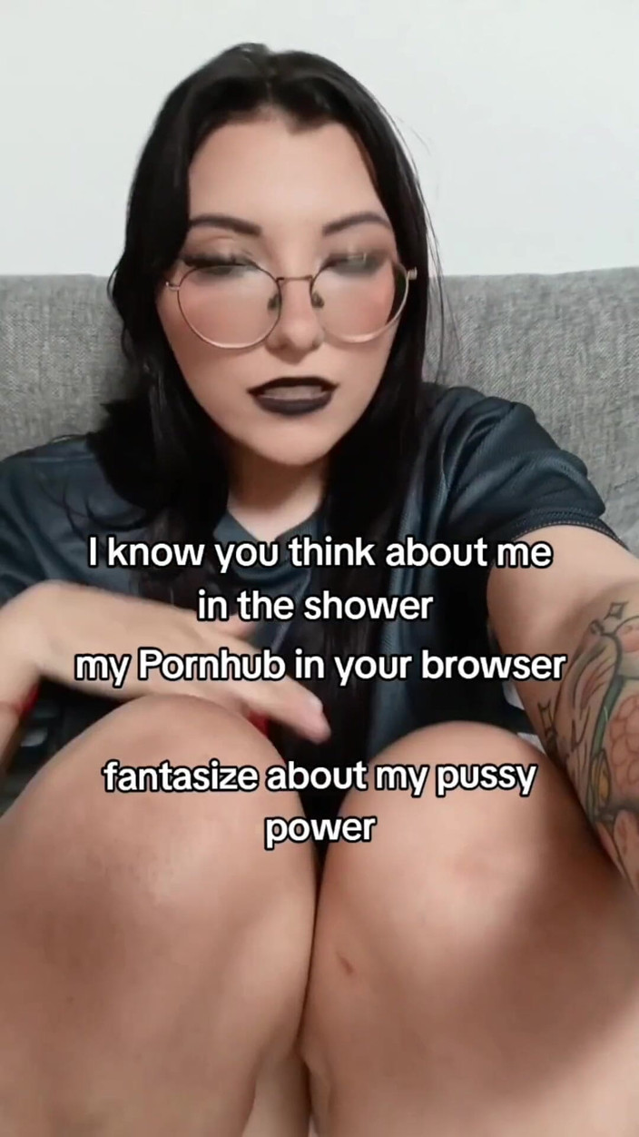 Softbrattypuppy: Tiktok derlemesi, müstehcen, çıplak, seksi