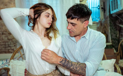 Keilafilms: वह गीली हो गई और दूध से भरा छोड़ दिया। द रीयूनियन चुदाई