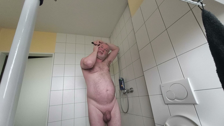 Carmen_Nylonjunge: 太った男、頭の毛を剃ってる