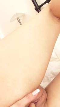 This Blonde Trash Knows How to Spend Her Time Alone in Her Bedroom